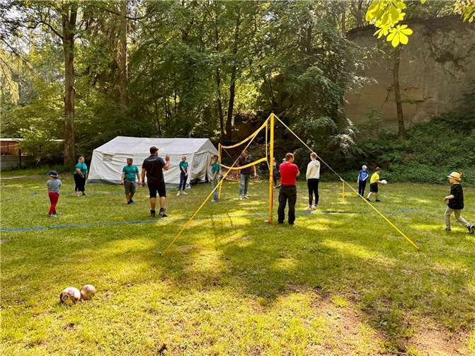 Das traditionelle Pfingstzeltlager des Mendiger Jugendrotkreuz in Bell.  Fotos: Hagen Rauh