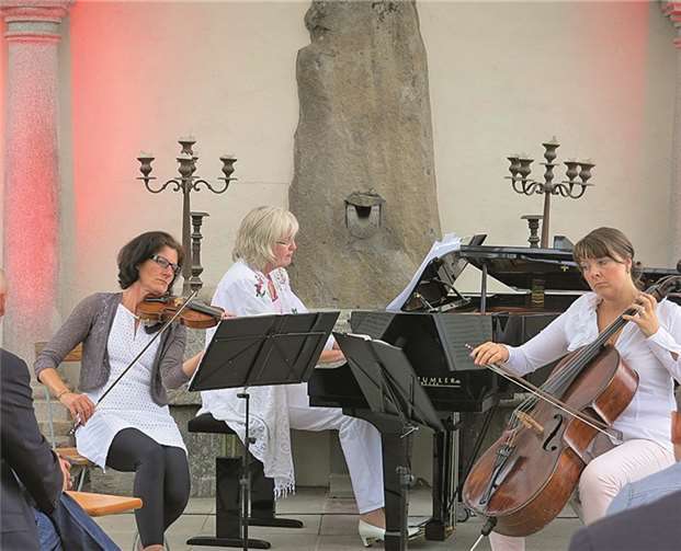 Das „trio réminiscence“ mit Johanna Cender (v.l.n.r), Ingrid Wessels und Natalia Kazakova. Gemeinde Wachtberg