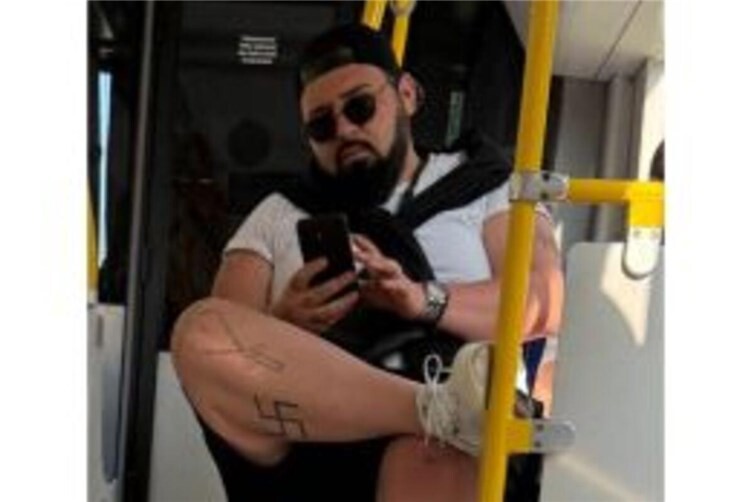 Das verbotene Symbol war gut sichtbar für die anderen Fahrgäste zu sehen. 