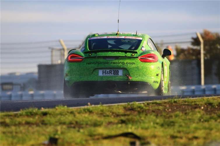 Das verkorkste Wochenende zurücklassen. rent2Drive-racing richtet den Blick nach vorne.