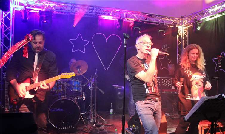Das vorweihnachtliche Konzert der „Erzeugerabfüllung“ ist seit Jahren absoluter Kult.Fotos: DU