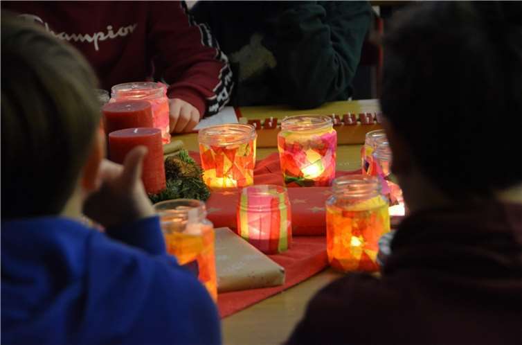 Das vorweihnachtliche Ritual.  Fotos: Rheinbach liest