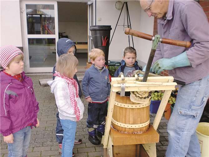 Das war ein aufregender Tag für die Kita-Kinder, denn auf dem Programm stand Apfelsaft pressen.Privat