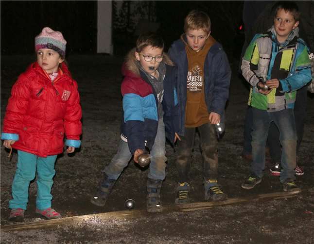 Das weihnachtliche Boule-Blitz-Turnier fand großen Anklang bei Jung und Alt.