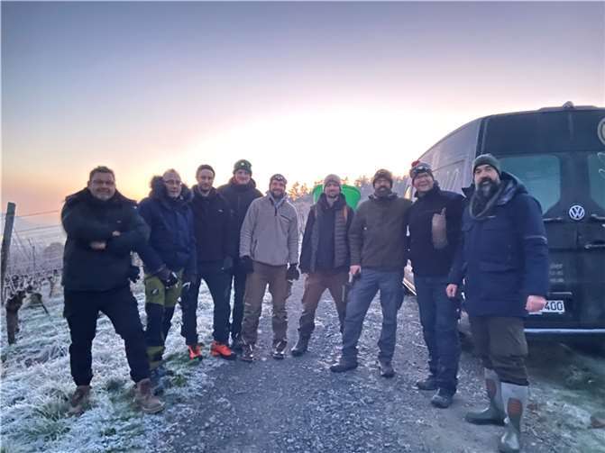 Das zufriedene Weinlese-Team.  Foto: Weingut Kriechel