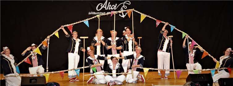 Dass eine Seefahrt lusitg ist, bewiesen die Möhnen bei ihrer Sitzung. Foto: privat