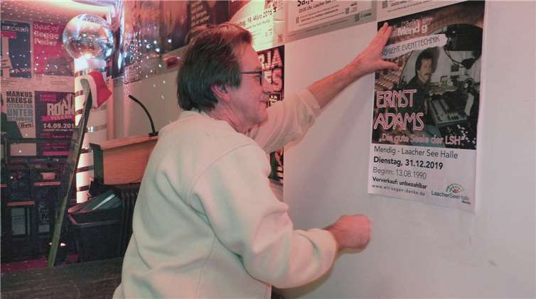 Dass er sein eigenes Plakat neben denen der zahlreichenComedy-Stars auf die Wand im Backstage-Bereich anbringen würde, hätte Ernst Adams sich niemals träumen lassen.
