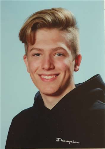 Dass man Luftfilter auch selbst bauen kann, bewies Til Neuburger vom Mons-Tabor-Gymnasium.  Foto: privat