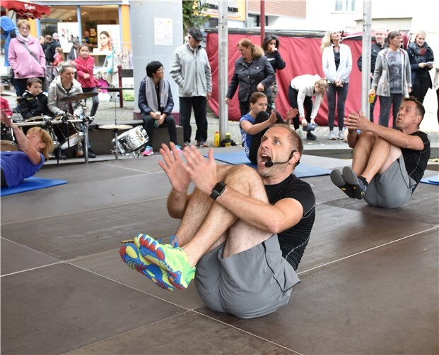 Dass man sich auch ohne Geräte bei extremer Gymnastik sportlich völlig verausgaben kann, zeigten Mitglieder von Medicon Dierdorf.