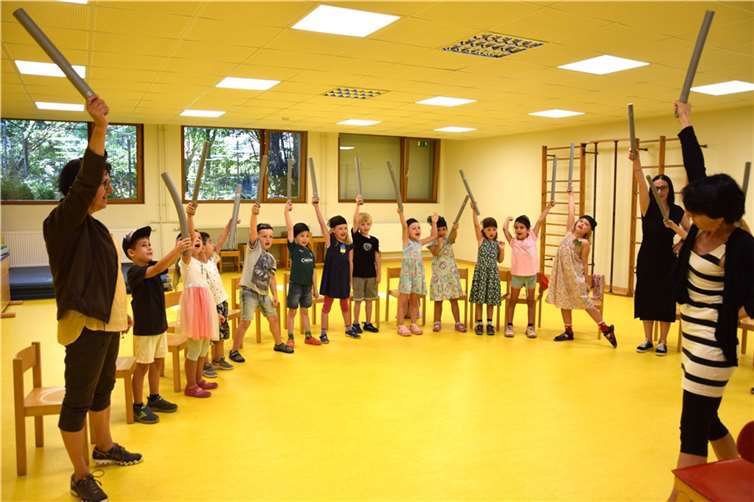 Dass musikalische Lerninhalte mit Spiel und Spaß vermittelt werden, steht für die Musikpädagogin der Kreismusikschule, Kirsten Maxeiner, an oberster Stelle. Foto: Ulla Buchmann