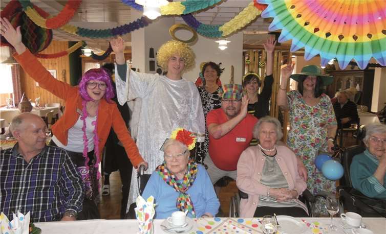 „Dat Engelsche“ inmitten der Narrenschar. privat