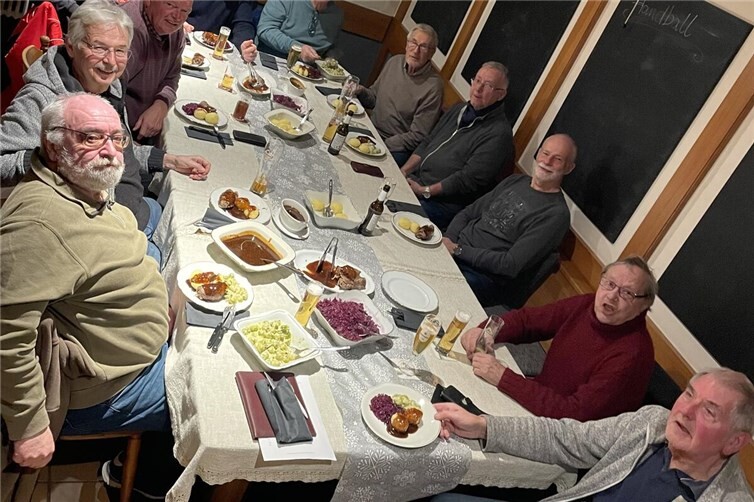 Daufenbacher Stammtisch startet gesellig ins neue Jahr.  Foto: privat