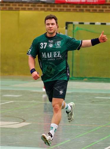 Daumen hoch für den Rheinbacher Jugendhandball: Florian Genn als neuer Jugendkoordinator beim RTV-M1883. Foto: Tobias Swawoll