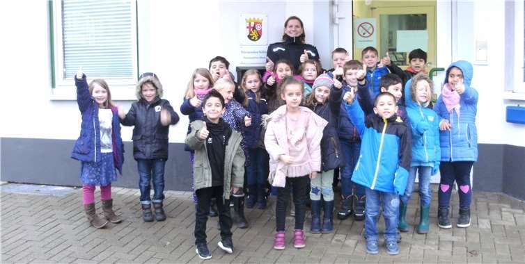 „Daumen hoch“ für die Polizei. privat