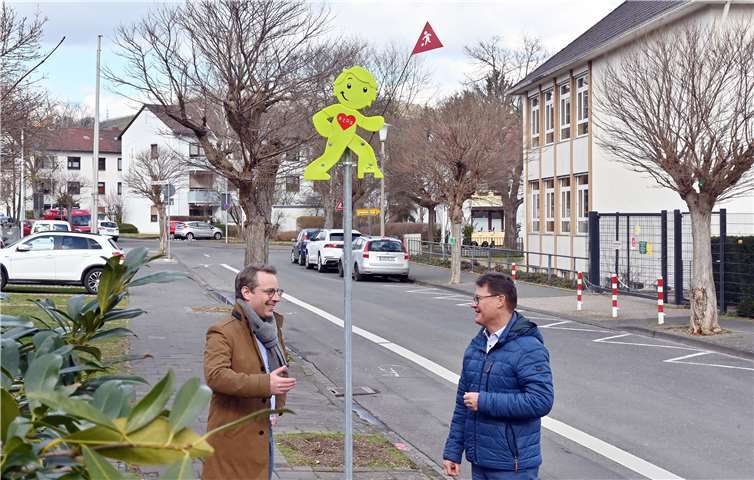 David Bongart und Richard Lindner mit dem neuen „StreetBuddy“. Foto: DU
