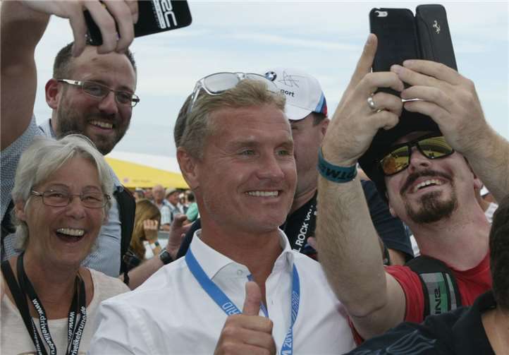 David Coulthard war von Fans stets umlagert.