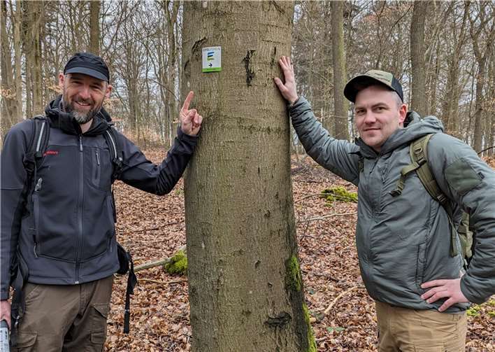 David Kramprich und Niclas Hoppe kümmern sich mit Herzblut um die Instandhaltung der Wanderwege in der Umgebung.  Foto: ROB