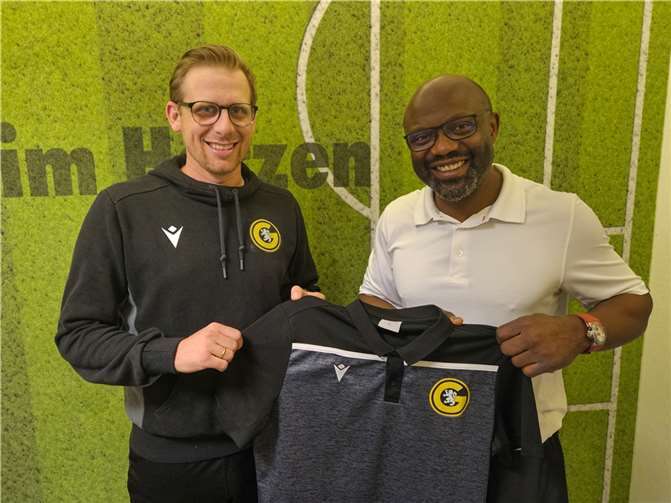 David Kreuzberg (li.) und Jean-Camille Yakéléba trainieren in der kommenden Saison 2024/2025 die erste Herrenmannschaft der Grafschafter SG. Quelle: GSG