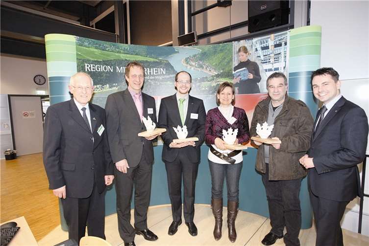 David Langner Staatssekretär im Ministerium für Soziales, Arbeit, Gesundheit und Demografie, Erich Metzdorf Mitinhaber der Fa. M & S Zahntechnik in Trier, Stefanie Neifer Inhaberin der Frisur-Manufaktur in St. Katharinen, Benedikt Huf Geschäftsführung der Firma Huf-Haus GmbH & Co. KG, Hartenfels, Maximilian Mumm Bürgermeister der Verbandsgemeinde Maifeld und Werner Schmitt Stellvertretender Vorsitzender der Initiative Region Mittelrhein (v.re). privat