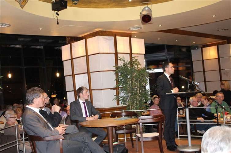 David Langner hob das Ziel der SPD hervor, die Rahmenbedingungen für Wachstum und Beschäftigung weiter zu verbessern.