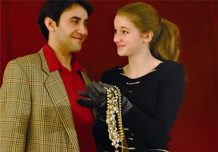 David Warren will die hübsche Einbrecherin Penelope Peabody bekehren.  Privat