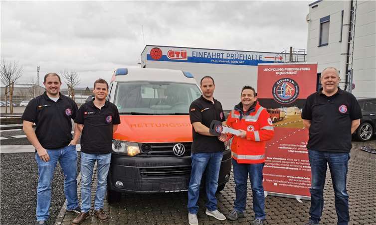 David Zenz (Geschäftsführer SAFeRS)- v.li.n.re., Martin Hofmann (2.Vorsitzender SAFeRS), Daniel Keifenheim (Vorsitzender SAFeRS), Peter Daub (Leiter Rettungsdienst DRK Mayen) und Jörg Spurzem (SAFeRS Mitglied). Fotos: SAFeRS e.V.