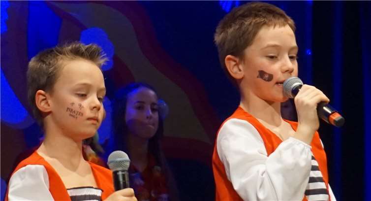 David und Lukas begeisterten mit ihrem Gesang.