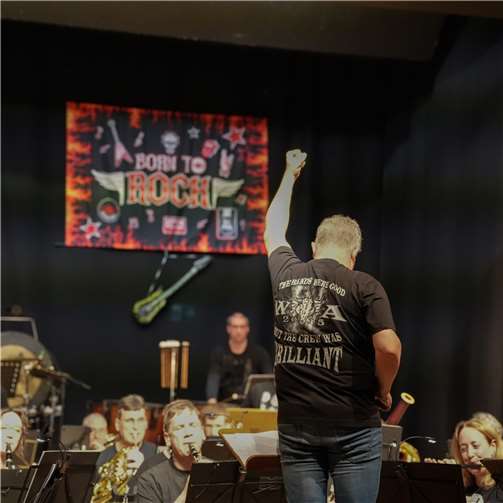 Davon, dass „Blasorchester“ und „Rockmusik“ wunderbar harmonieren konnten sich zahlreiche Zuhörer am vergangenen Samstag beim „Symphonic Rock“-Konzert der Musikfreunde „Fidelia Wormersdorf“ im Rheinbacher Stadttheater überzeugen. Foto: privat