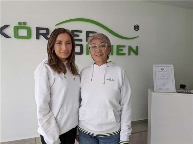 Dayana (li.) und ihre Mutter Gilyana Honikel, das Team von Körperformen Sinzig.