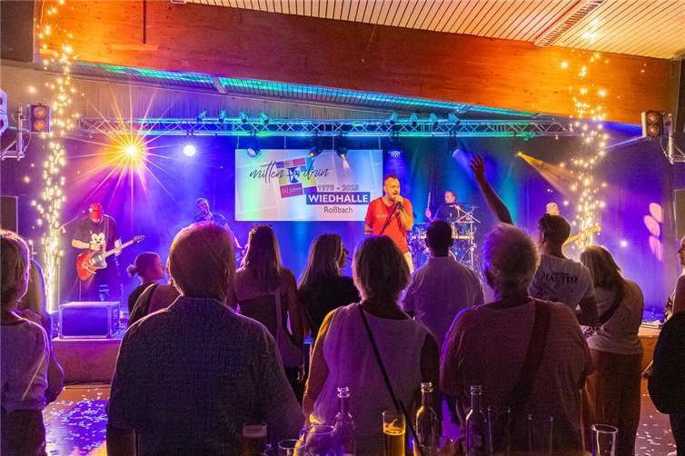 De Hofnarren“ waren nicht zum ersten Mal in Roßbach zu Gast.Foto: Pascal Kiefer