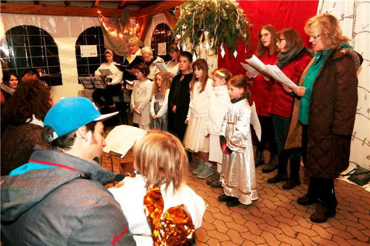 De Kleene und Jeruße stimmten die Zuhörer auf Weihnachten ein. Fotos: SES