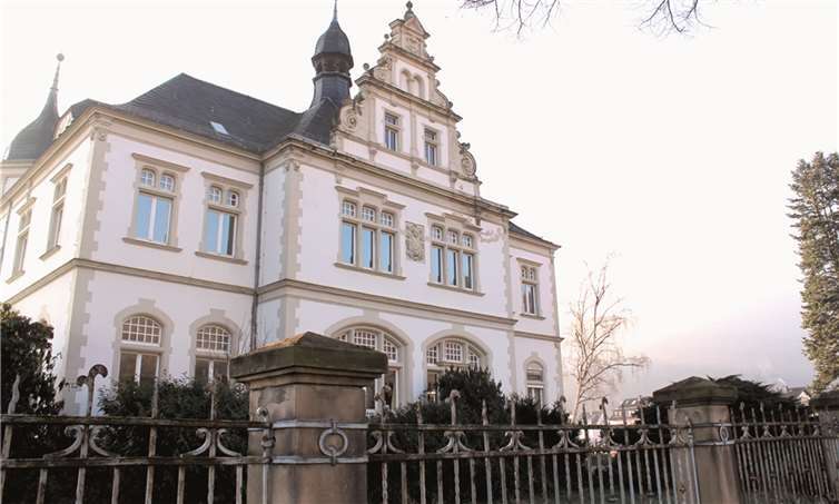 De Landesbetrieb Liegenschafts- und Baubetreuung (LBB) wil die Weinbauschule in Walporzheimin diesem Jahr wieder Investoren zum Verkauf anbieten rere