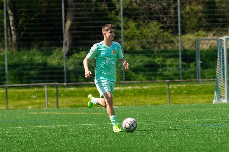 Dean Travljanin und der SC Sinzig gewannen mit 3:2 in Mendig