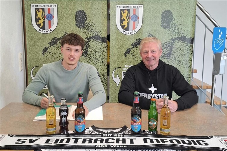 Dejan Mijackovic (li.) mit sportlichem Leiter Frank Schmitz