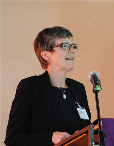 Dekanin Renate Weigel.