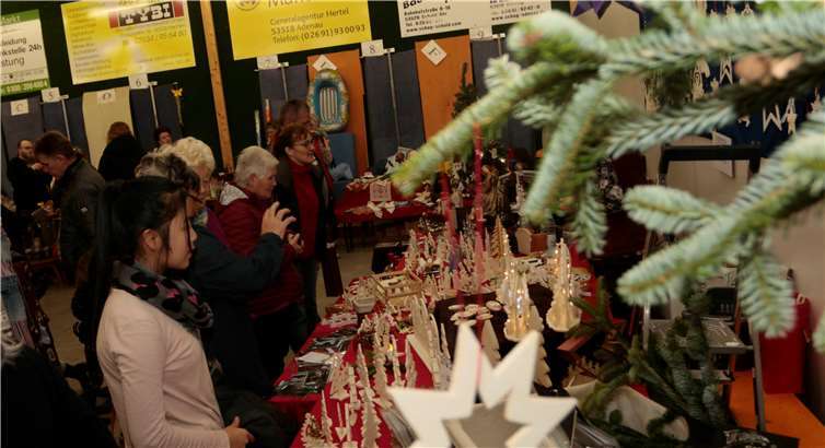 Dekorative Laubsägearbeiten.  -SES-