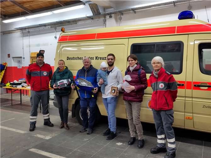Delegation der Grünen aus Remagen zwischen Daniel Schmitz und Annette Rehse-Lebeau vom DRK-Ortsverein Remagen. Foto: privat