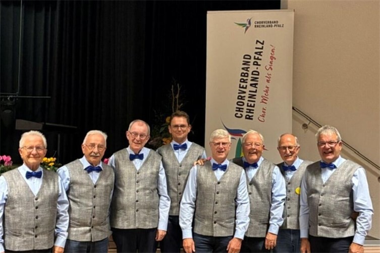 Delegation des MGV Linz freut sich über die Prämierung