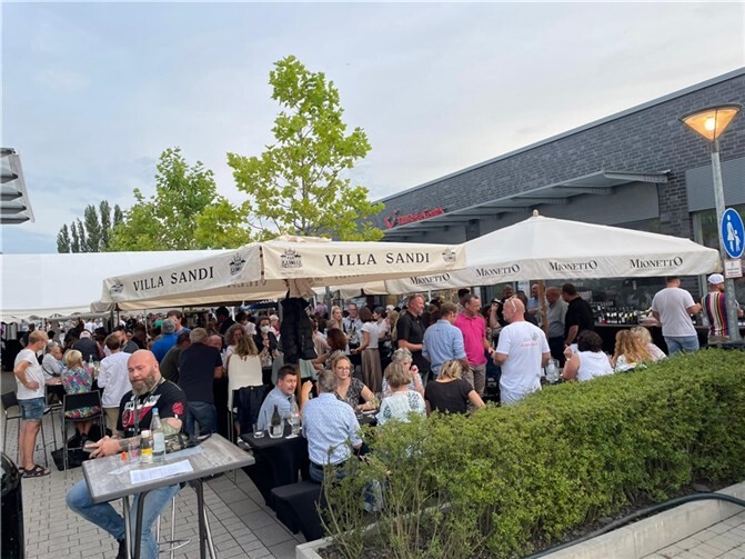 Dem Verein „Bunter Kreis Rheinland“ konnten 4.000 Euro überreicht werden.Foto: privat