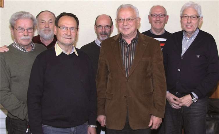 Dem neugewählten Vorstand des Fördervereins „Fußballer helfen“ gehören an (v.l.): Günther Klein, Hans-Josef Schneider, Richard Heinz, Walter Merten, Walter Reichling, Hermann Krings und Karl Peter Kauer. Hans-Josef Schneider (k-hjsför)