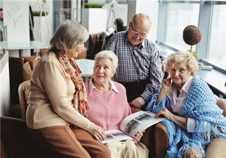 Demenzerkrankten Menschen eine hohe Lebensqualität zu bieten und pflegende Angehörige entlasten sind die beiden zentralen Anliegen des neuen Angebotes im AWO Seniorenzentrum Laubach in Koblenz.Copyright: pressmaster - stock.adobe.com
