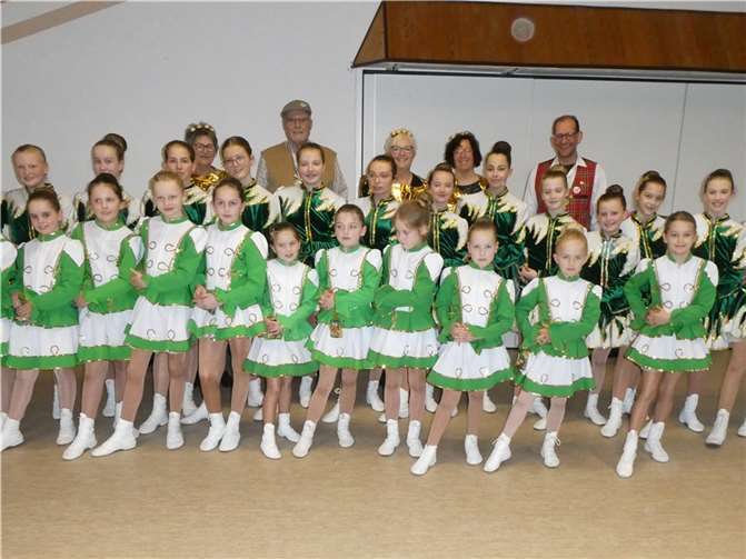 Den Abschluss bildeten dann die Minifunken und die Jugend Funken der KC Weeste Näh Oberhonnefeld unter der Leitung von Sandra Brasch. Quelle: Seniorengemeinschaft Hümmerich