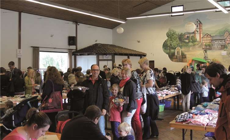 Den Besuchern des Flohmarktes bot sich eine große Auswahl. privat