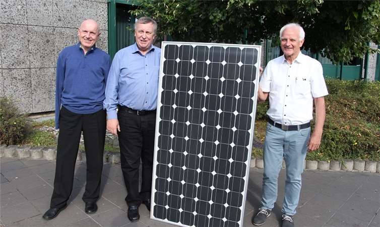 Den CO2-Ausstoß im Kreis reduzieren möchten die Fraktionsvorsitzenden (v. l.) Ulrich van Bebber(FDP), Karl-Heinz Sundheimer (CDU) und Jochen Seifert (FWG). Foto: privat