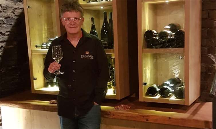 Den Gästen moderierte Manfred Robert Linden eine spannende, geschichtsträchtige Weinprobe. Foto: IT