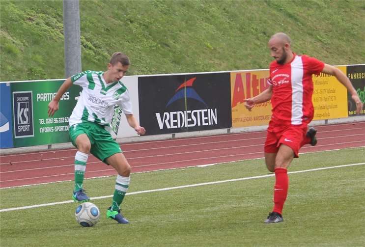 Den Gegner austanzen will der SC Vallendar, hier gegen Bendorf, auch den SV Untermosel und am Ende drei Punkte einfahren. TH