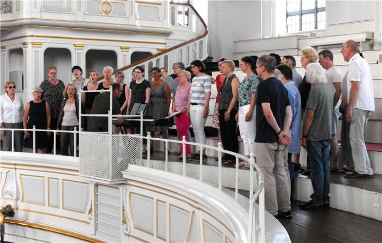 Den Höhepunkt der Reise bildete die Begleitung der Mittagsandacht im Hamburger Michel. privat