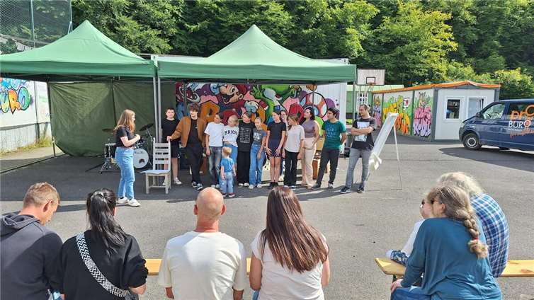 „Musiccamp – Werde zum Songwriter!“ Den Höhepunkt der Woche bildete am Sonntag ein Mini-Konzert vor Familie und Freunden. Fotos: Jugendbüro Altenahr