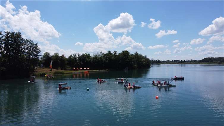 Den Höhepunkt und Abschluss des Projektes „Solarboot-Regatta 2022“ bildeten die verschiedenen Wettbewerbe der selbstgebauten Solarboote auf dem „Neuburger Epplesee“.  Fotos: Pädagogisches Landesinstitut RLP