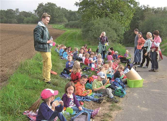 Den Kids wurde wieder ein tolles Kreativangebote vom Ausflug aufs Kartoffelfeld bis zu Igel basteln, geboten. privat
